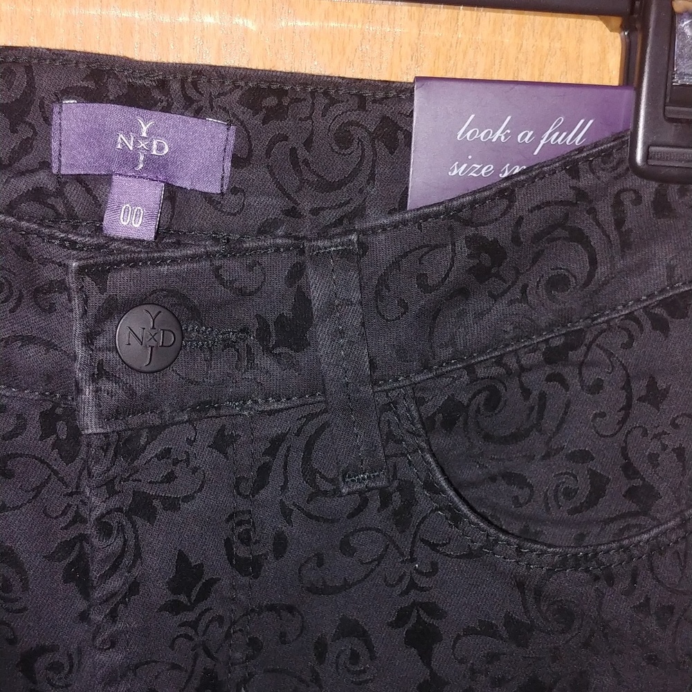 NYDJ SLIM STRAIGHT WOMENS JEANS BLACK SZ. 00